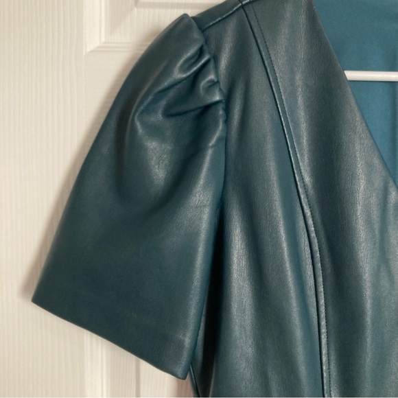 Ann Taylor Green Faux Leather Short Sleeve Dress Fall Christmas Holiday Size 4 - Picture 3 of 16